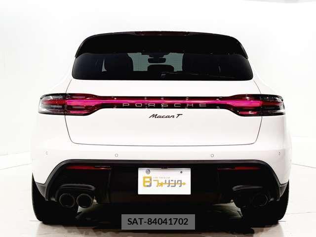 Porsche MACAN 2024-06 6997134-11