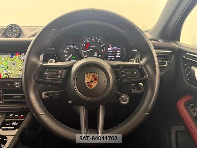 Porsche MACAN 2024-06 6997134-12