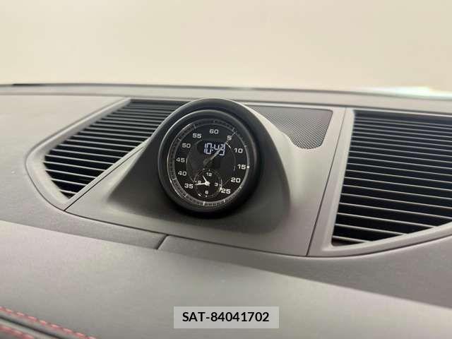 Porsche MACAN 2024-06 6997134-14