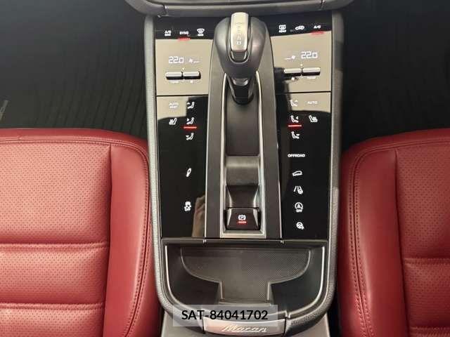 Porsche MACAN 2024-06 6997134-17
