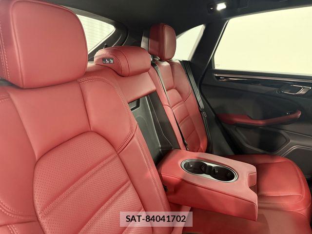 Porsche MACAN 2024-06 6997134-19