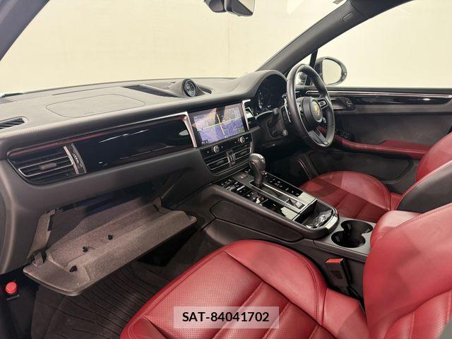Porsche MACAN 2024-06 6997134-21