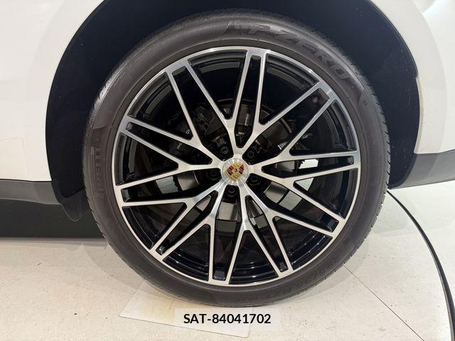 Porsche MACAN 2024-06 6997134-28