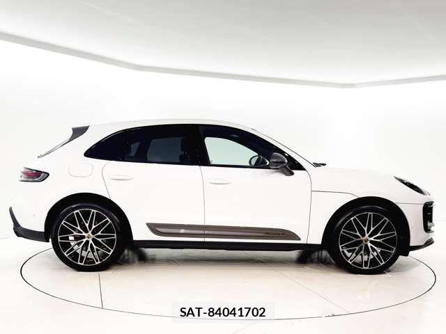 Porsche MACAN 2024-06 6997134-7