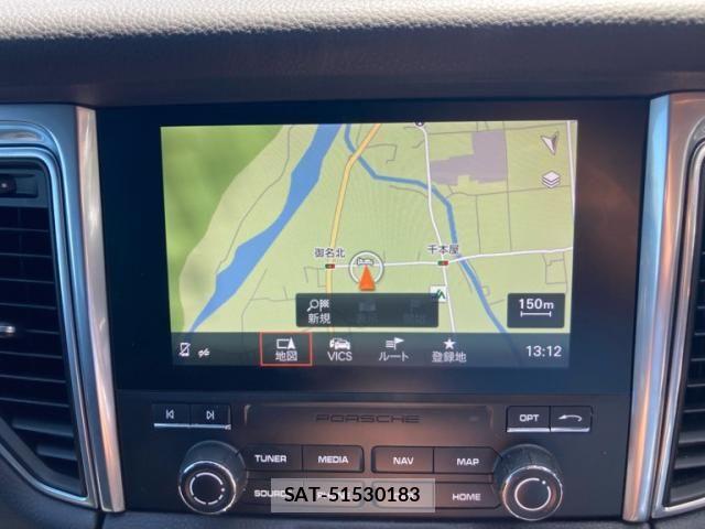 Porsche MACAN 2017-03 7021237-24