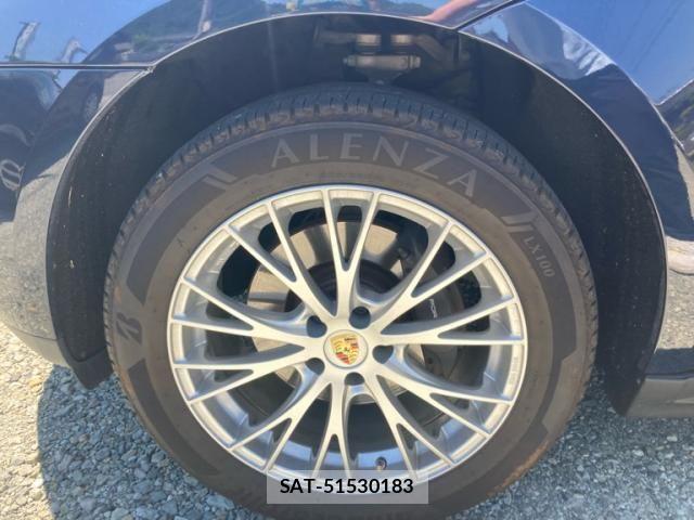 Porsche MACAN 2017-03 7021237-7
