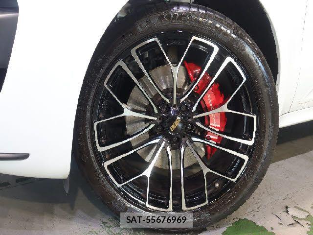 Porsche MACAN 2018-08 7215772-18