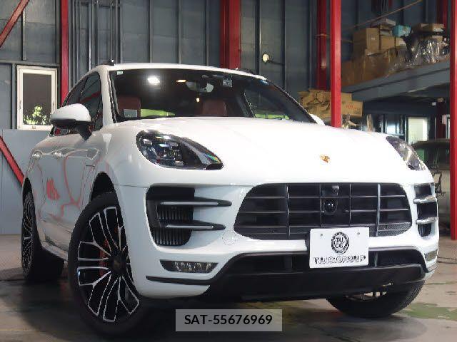 Porsche MACAN 2018-08 7215772-19