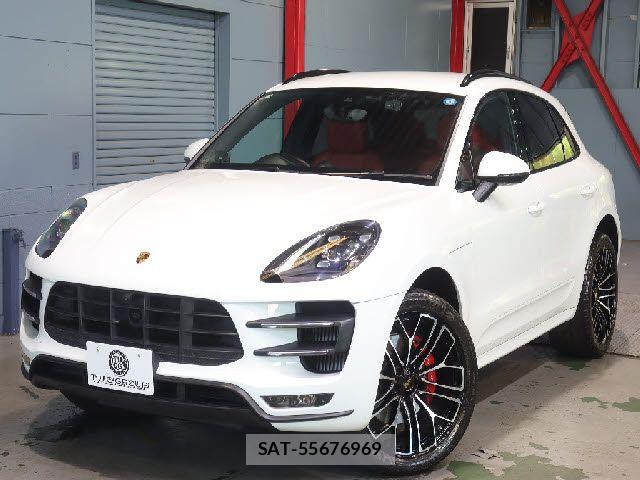 Porsche MACAN 2018-08 7215772-20
