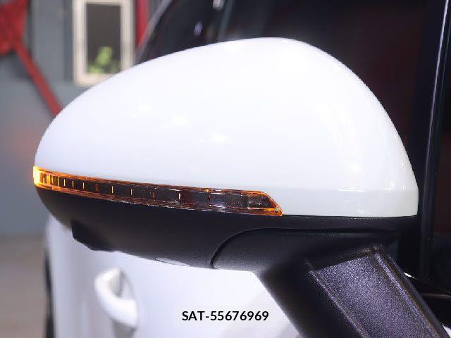 Porsche MACAN 2018-08 7215772-25