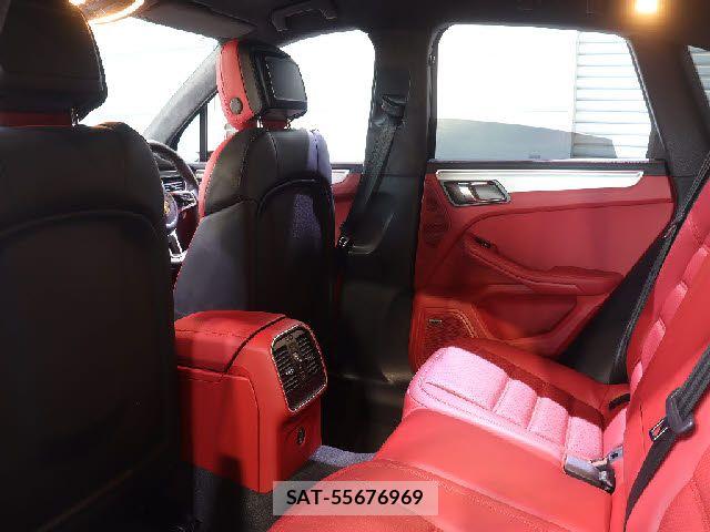 Porsche MACAN 2018-08 7215772-29