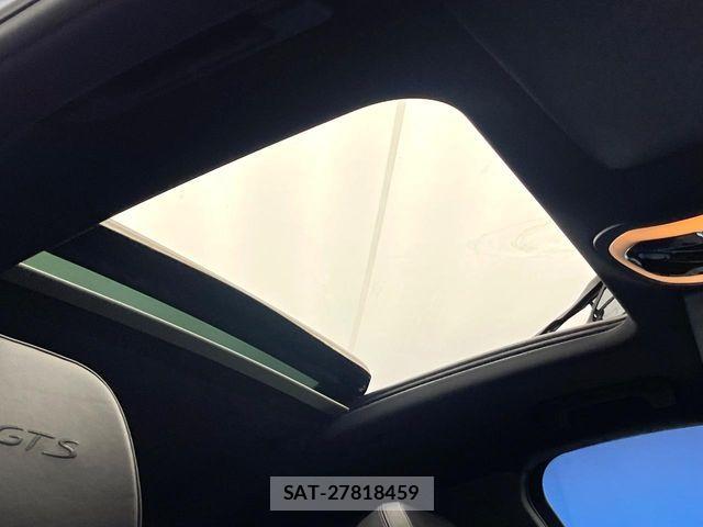 Porsche MACAN 2016-11 7223552-3