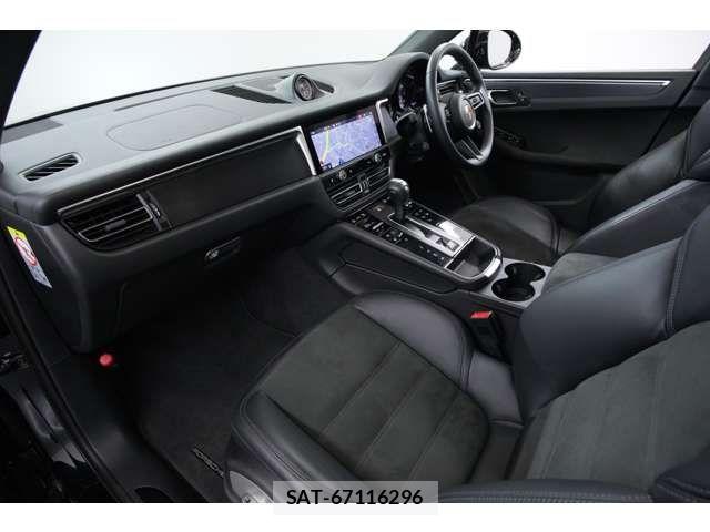 Porsche MACAN 2023-08 7223557-13