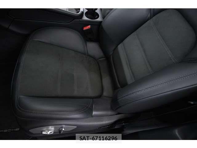 Porsche MACAN 2023-08 7223557-15
