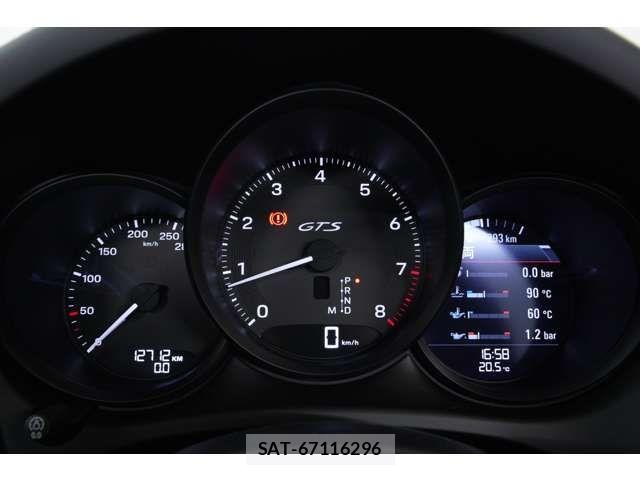 Porsche MACAN 2023-08 7223557-17
