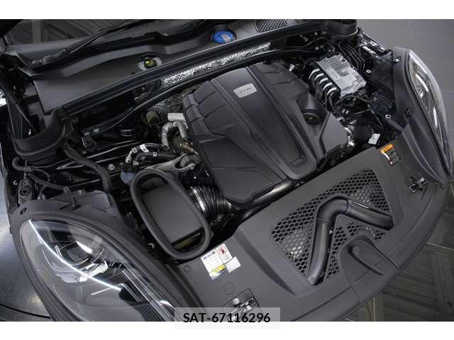 Porsche MACAN 2023-08 7223557-5