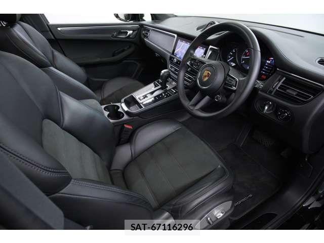 Porsche MACAN 2023-08 7223557-6