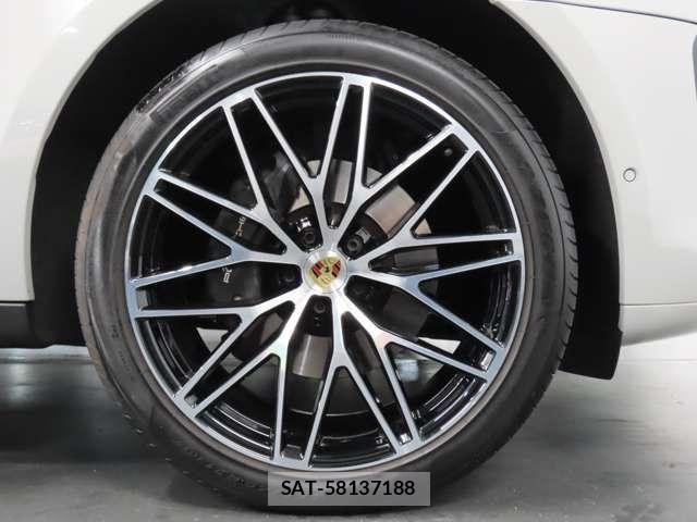 Porsche MACAN 2024-05 7223560-9