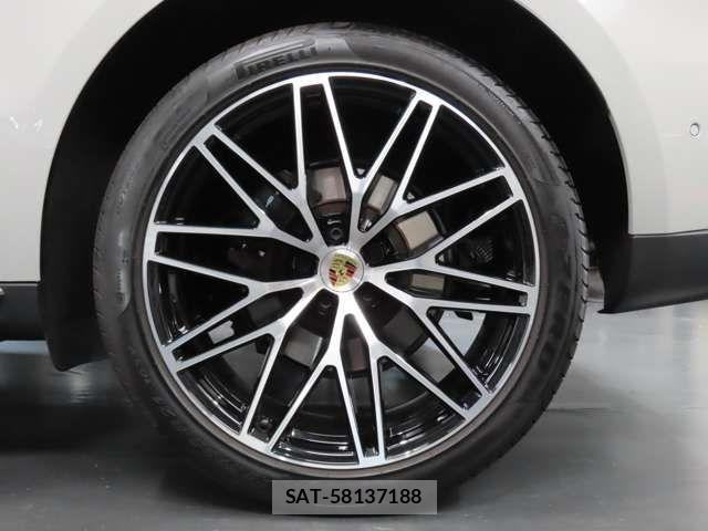 Porsche MACAN 2024-05 7223560-11
