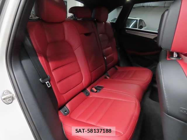 Porsche MACAN 2024-05 7223560-17