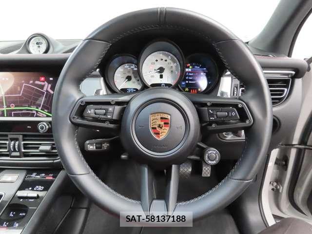 Porsche MACAN 2024-05 7223560-19