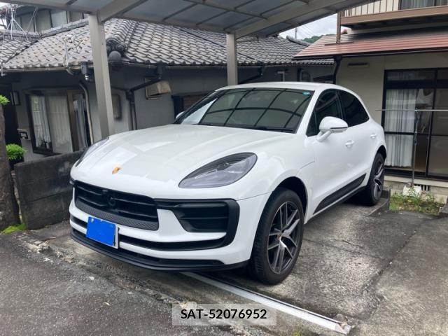 Porsche MACAN 2023-02 7251913-0