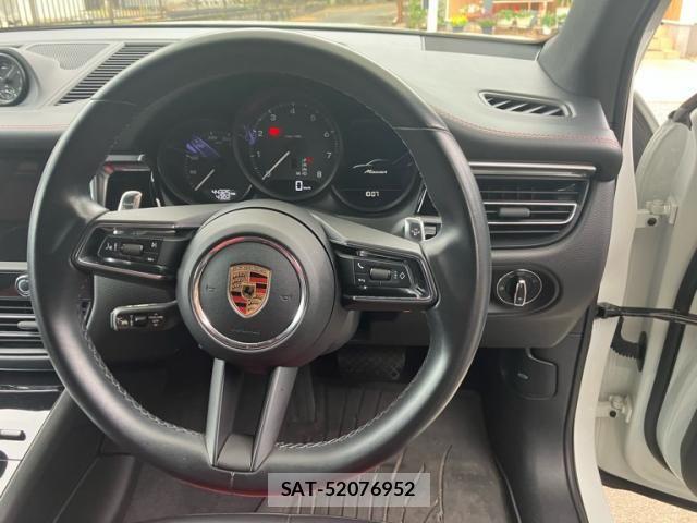 Porsche MACAN 2023-02 7251913-19