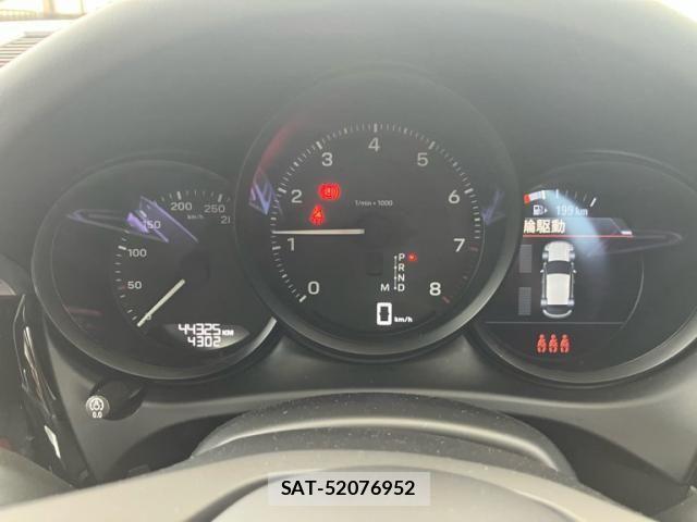 Porsche MACAN 2023-02 7251913-23