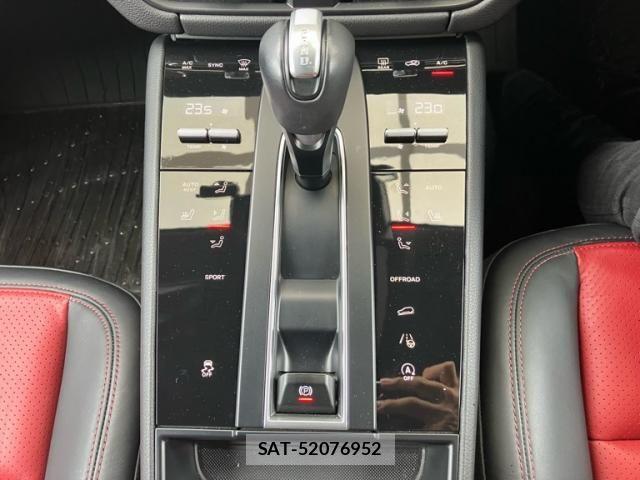 Porsche MACAN 2023-02 7251913-28