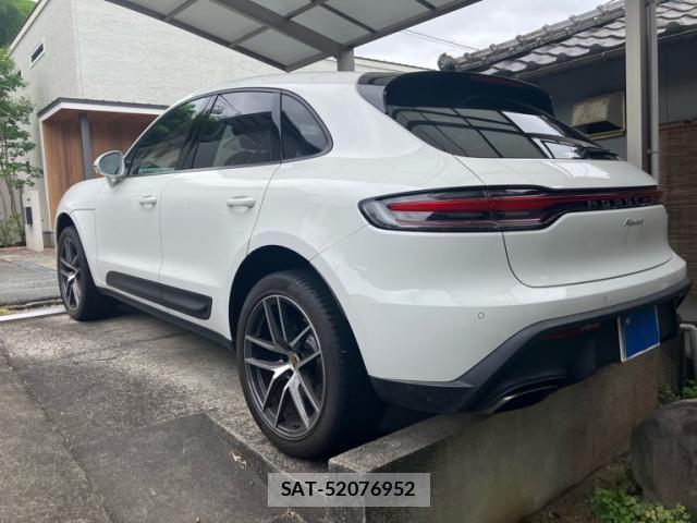 Porsche MACAN 2023-02 7251913-5