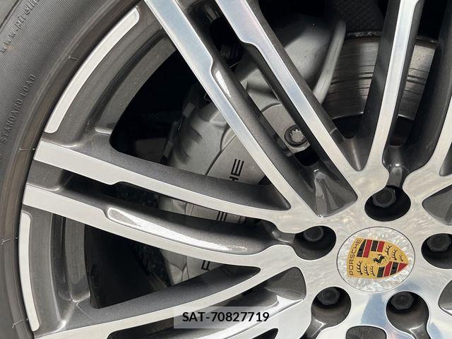 Porsche MACAN 2016-04 7329357-15