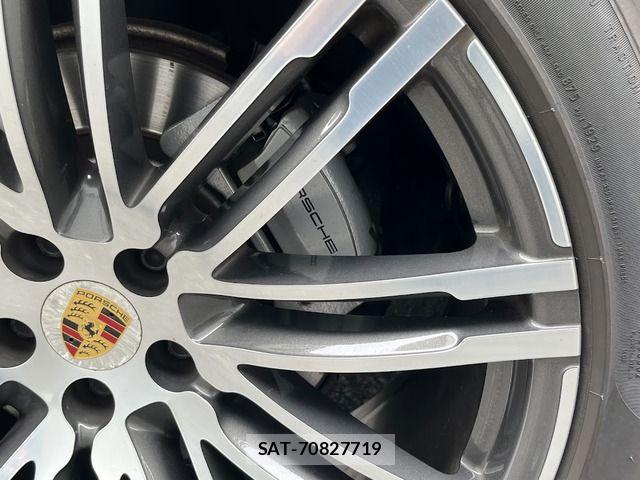 Porsche MACAN 2016-04 7329357-17