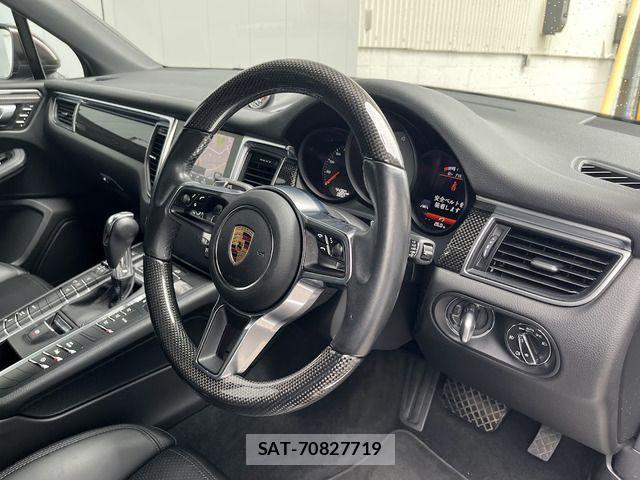 Porsche MACAN 2016-04 7329357-3