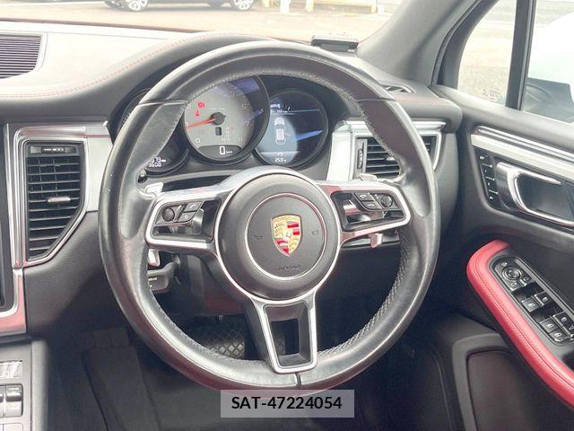 Porsche MACAN 2015-08 7329360-11