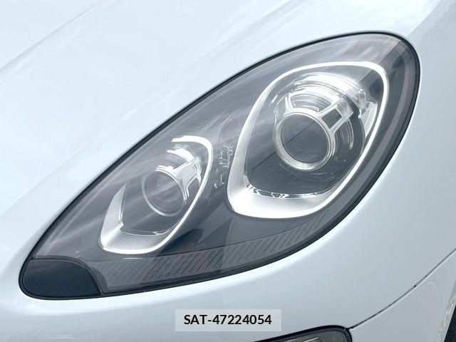 Porsche MACAN 2015-08 7329360-12