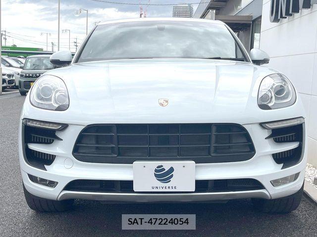 Porsche MACAN 2015-08 7329360-14
