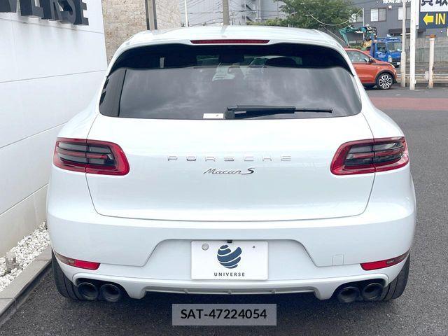 Porsche MACAN 2015-08 7329360-15