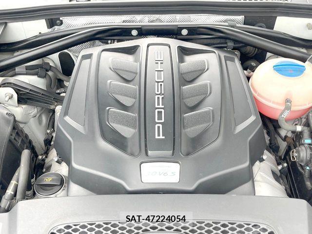 Porsche MACAN 2015-08 7329360-18