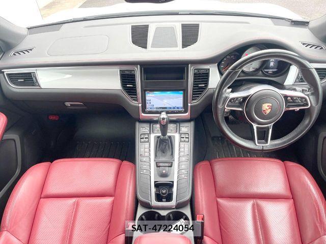 Porsche MACAN 2015-08 7329360-1