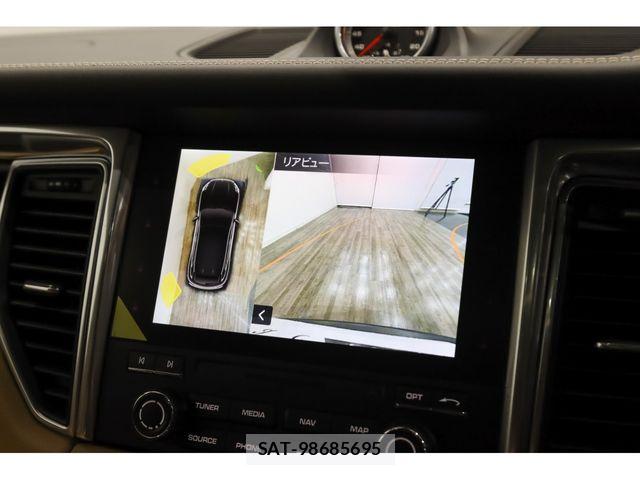 Porsche MACAN 2017-09 7329356-14