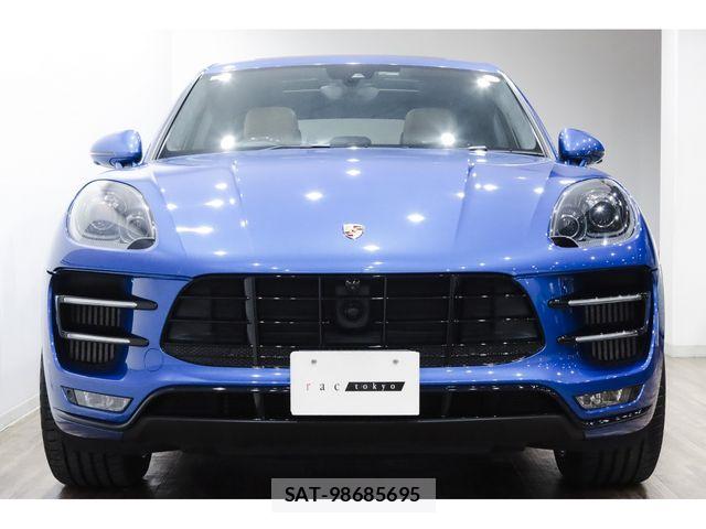 Porsche MACAN 2017-09 7329356-4