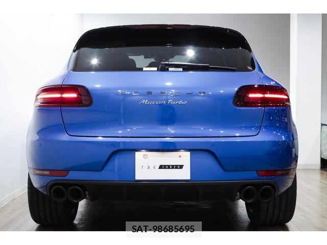 Porsche MACAN 2017-09 7329356-5