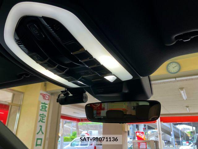 Porsche MACAN 2022-12 7329355-16