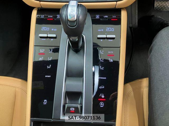 Porsche MACAN 2022-12 7329355-17