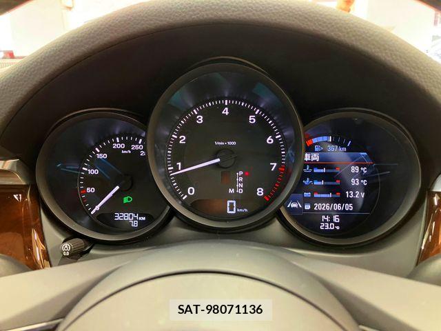 Porsche MACAN 2022-12 7329355-18