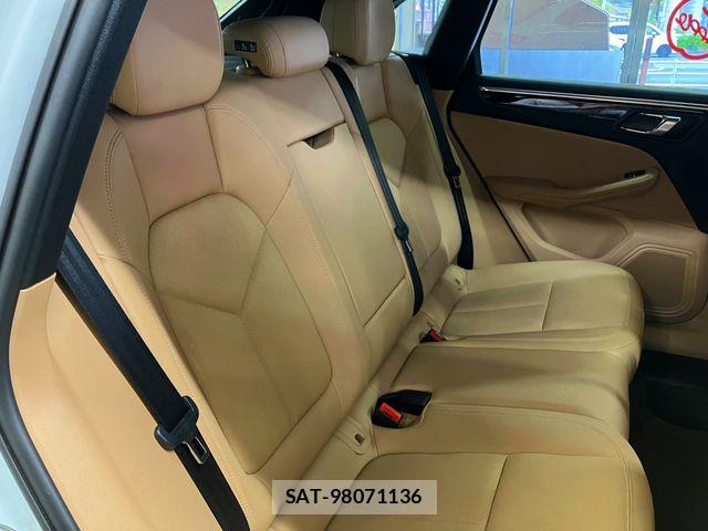 Porsche MACAN 2022-12 7329355-23