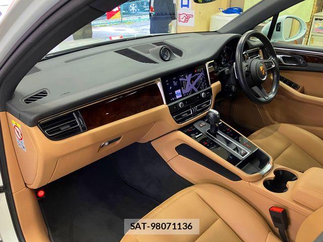Porsche MACAN 2022-12 7329355-25
