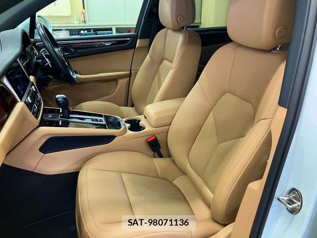 Porsche MACAN 2022-12 7329355-26