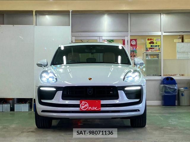 Porsche MACAN 2022-12 7329355-8