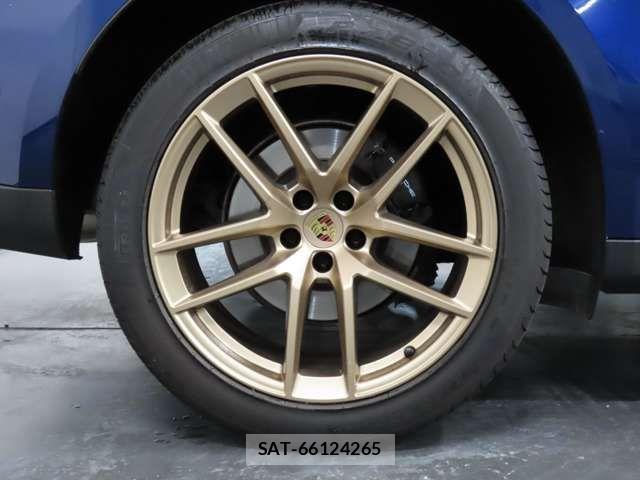 Porsche MACAN 2024-10 7359304-12